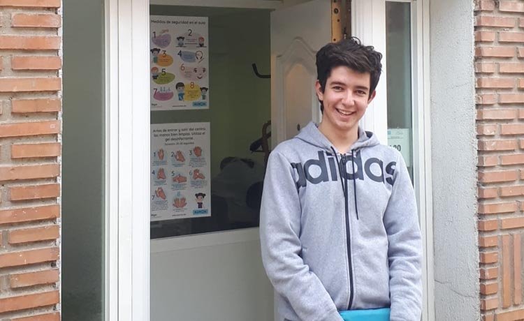 {"en-GB":{"og_description":"Antonio é...